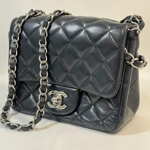 CHANEL 　シャネル　ミニマトラッセ