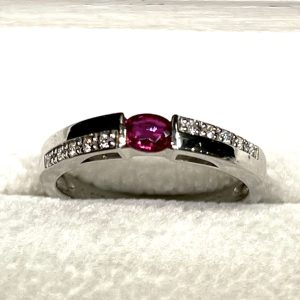 Pt900 ルビー・メレダイヤモンド付き プラチナリング