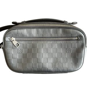 ルイヴィトン（LOUIS VUITTON）ダミエグラフィット　ボディバッグ