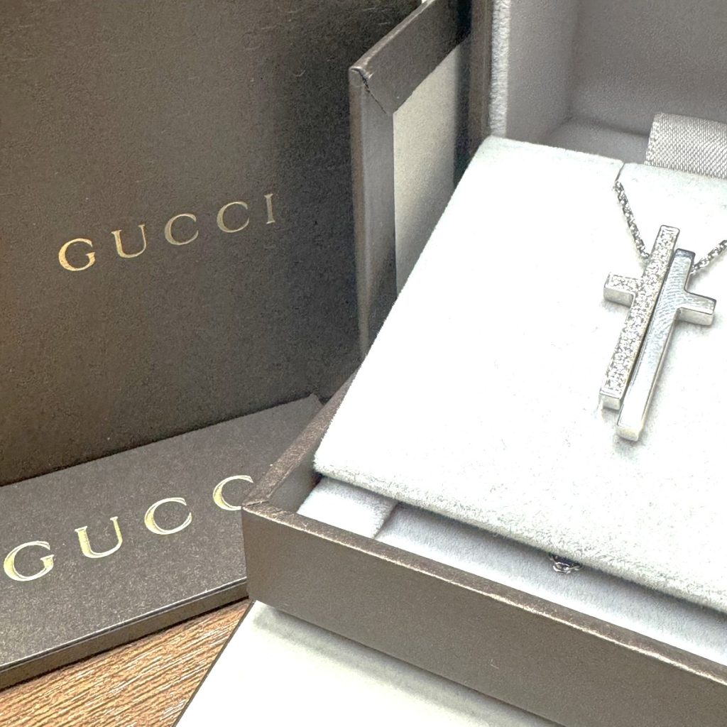 グッチ セパレートクロス ダイヤ付ネックレス 750 GUCCI K18 K18WGの 