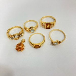 金アクセサリー
