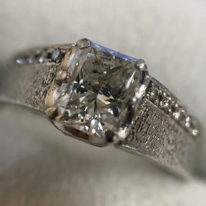 Pt900 スクエアカット ダイヤモンド リング プラチナ900