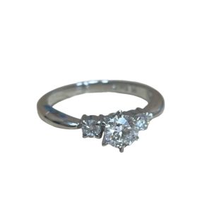 Pt900(プラチナ) ダイヤ0.365ct 脇石0.12ct リング
