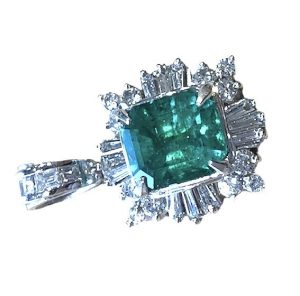 Pt900 エメラルド1.74ct メレダイヤ0.68ct トップ