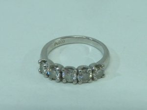 プラチナ　リング　ダイヤ付き