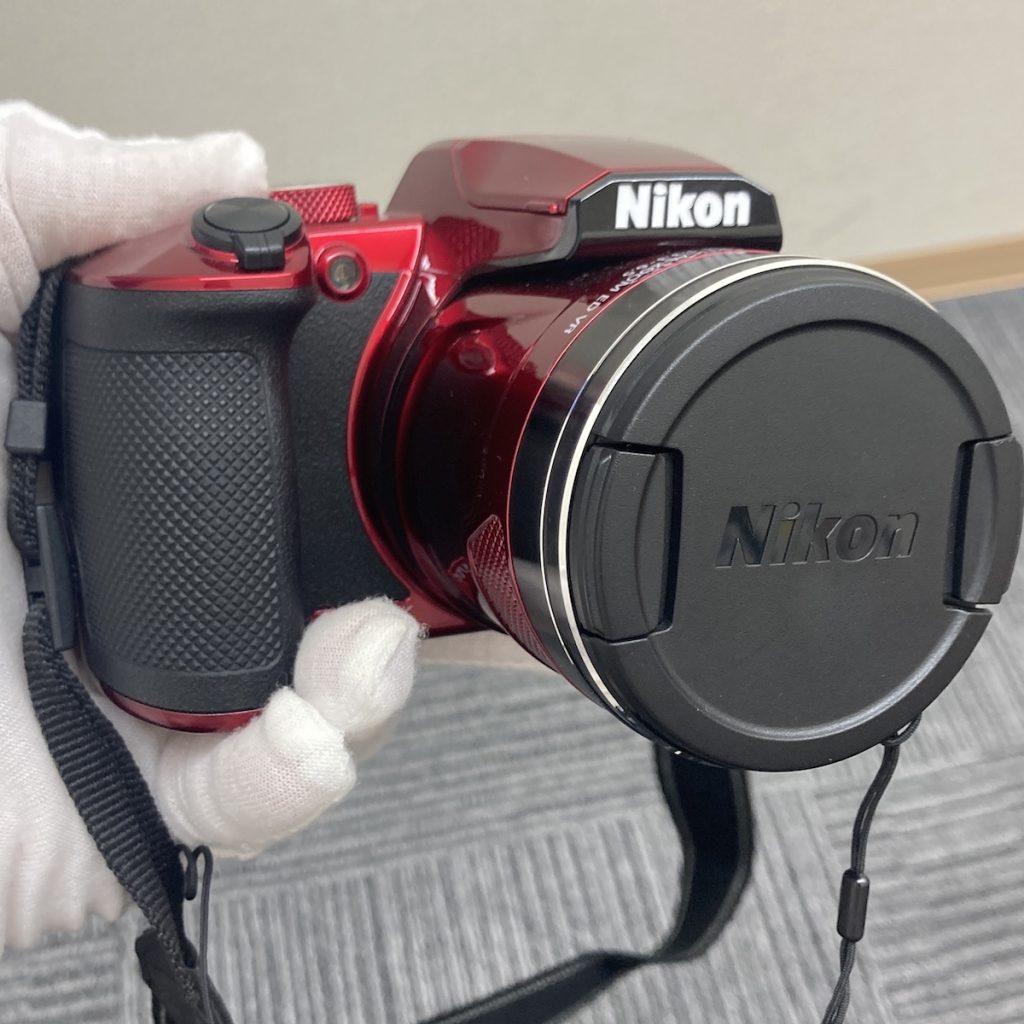 NIKON B600