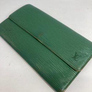 ルイヴィトン エピ グリーンウォレット| 東京都町田市西成瀬
