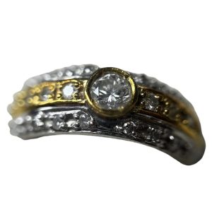 Pt900/K18（18金 プラチナ900）PT900ベース/K18コンビ ダイヤモンド付きリング