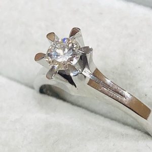 Pt900 メレダイヤ（1ct）リングの買取実績 | 買取専門店さすがや