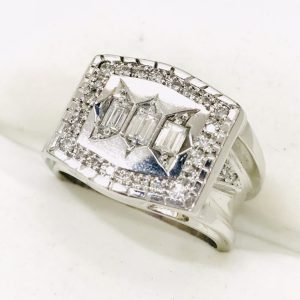 Pt900 ダイヤモンド総0.754ct付きリング