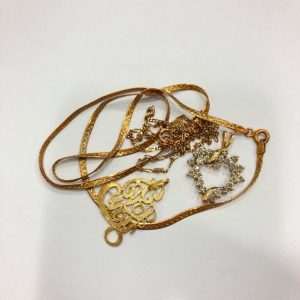 金 のアクセサリー