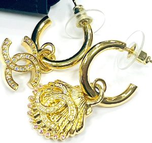 CHANEL ゴールドカラーピアス ココマーク