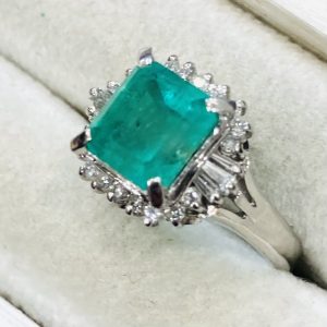 K18 エメラルド（1.5ct）メレダイヤ （0.08ct）リングの買取実績 | 買取専門店さすがや