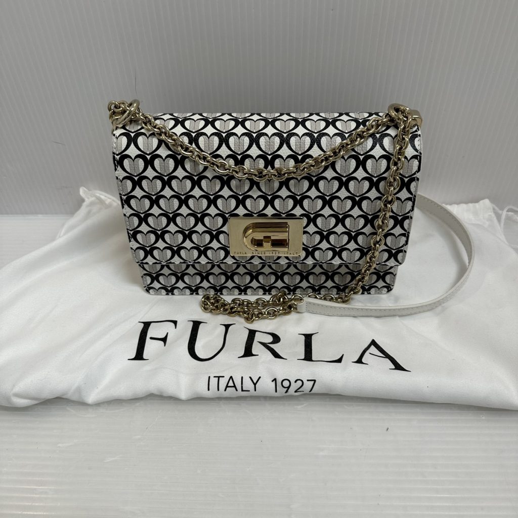 FURLA 　ショルダーバック