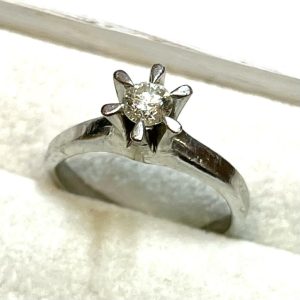 Pt900(プラチナ) ダイヤモンドリング