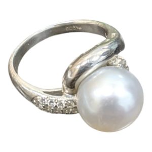 K18 WG ( 18金 ホワイトゴールド )　リング　石付き