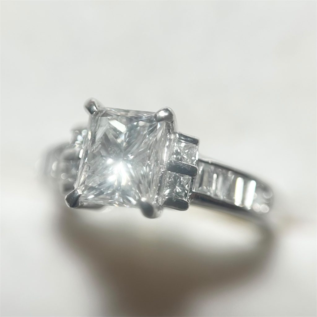 Pt900 リング ダイヤモンド1.055ct メレダイヤモンド0.35ct