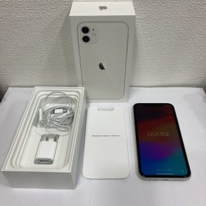 au iPhone11 64GB