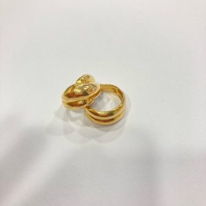 金アクセサリー