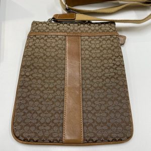 コーチショルダーバックシグネチャー| 取手市桜が丘