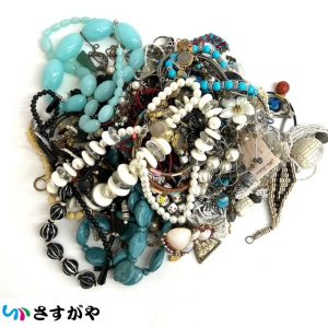 メッキ イミテーション アクセサリー ネックレス リング イヤリング等