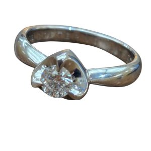 K18WG(18金ホワイトゴールド)ダイヤモンドリング