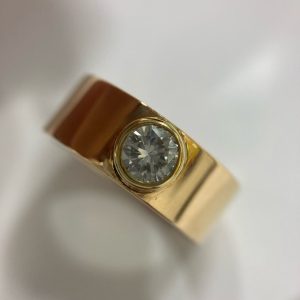 ダイヤ付き18金リング