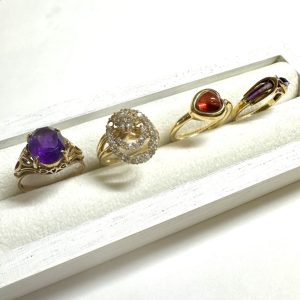 石付きの18金リングを函館で複数買取|750刻印あり・状態問わず対応