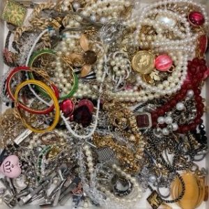 イミテーションアクセサリー