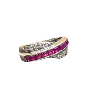 プラチナ900 ルビー1.4ct ダイヤ 0.8ct付 リングの買取実績