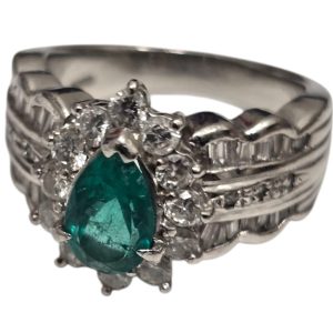 ホワイトゴールド エメラルド リング