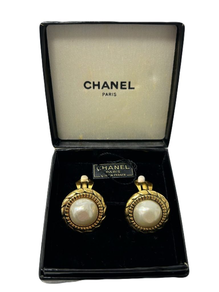 CHANEL ビンテージイヤリング ●埼玉県入間市仏子からお越しのお客様よりお買取させていただきました