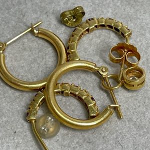 金の価格が高騰してます! | K18ピアスおまとめのお買い取り | 我孫子市つくし野