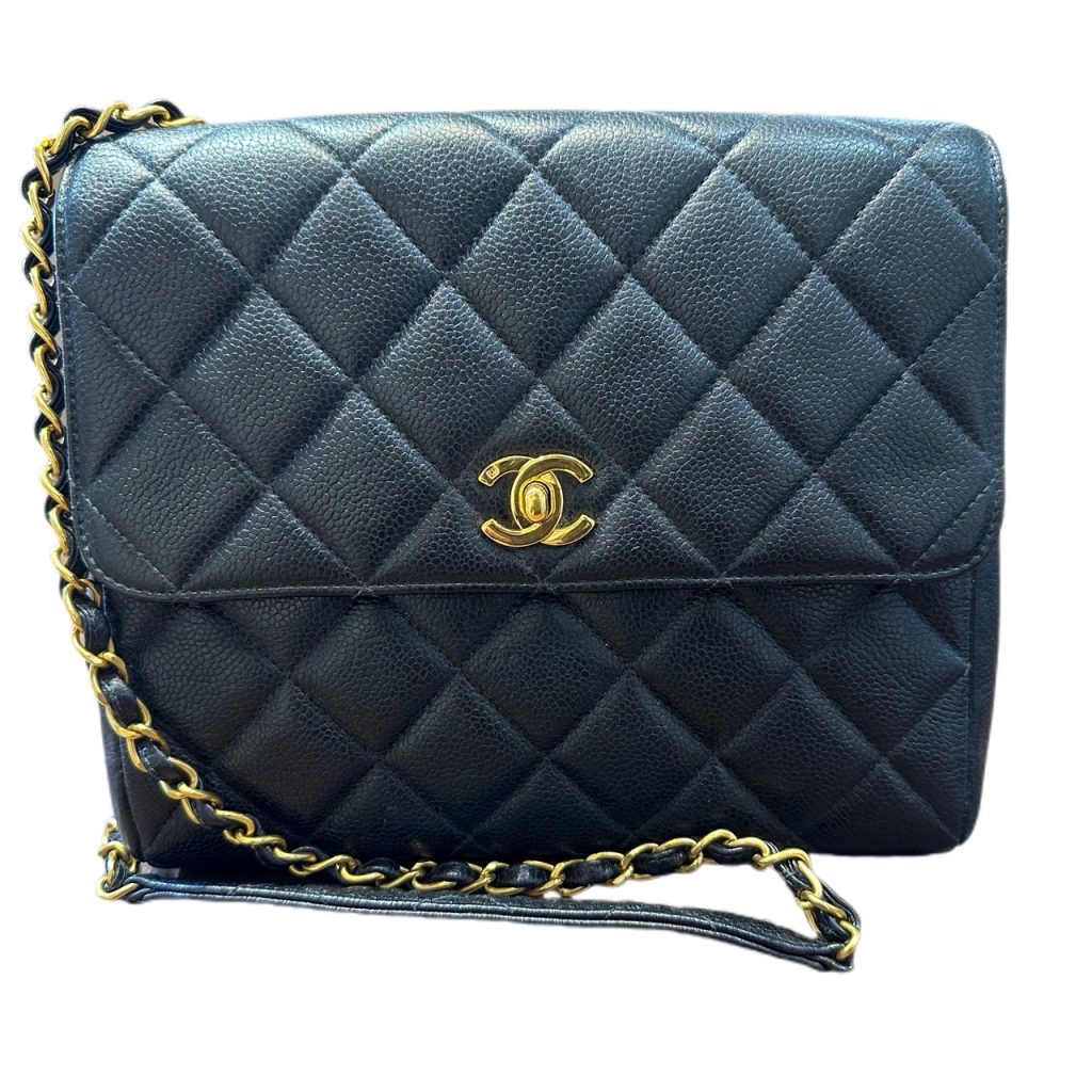 【CHANEL】 シャネル・マトラッセ・ラムスキン