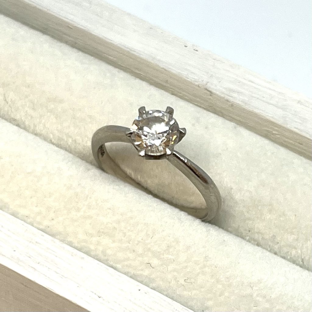 Pt900 プラチナ900 ダイヤモンド付きリング
