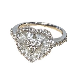 K18 18金  WG ホワイトゴールド ダイヤモンドハートリング