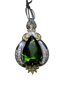 Pt900（プラチナ）デマントイドガーネット　ダイヤモンド付きネックレス（ペンダント）
