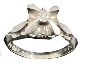 Pt900 ダイヤ 1.02ct 縦爪リングの買取実績 | 買取専門店さすがや