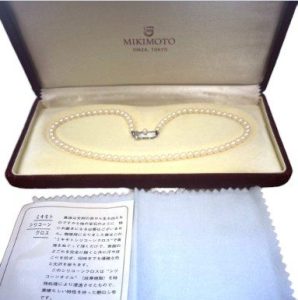 ミキモトパールネックレス（ケース付き）