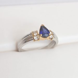 K18/Pt900 ブルースピネル付きコンビリング