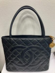 CHANEL 新品同様 シャネル 21AW A92990 マトラッセ ターンロック
