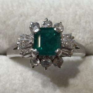 Pt900 エメラルド0.03ct＆メレダイヤ0.03ctリングの買取実績