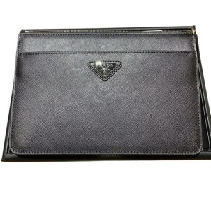 PRADA  プラダ サフィアーノレザー クラッチバッグ