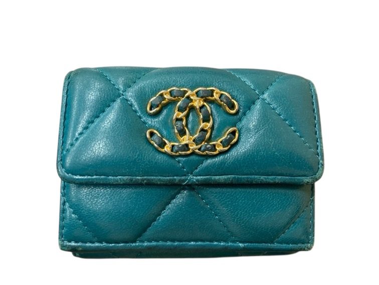 シャネル CHANEL マトラッセ ラムスキン ターコイズ 財布