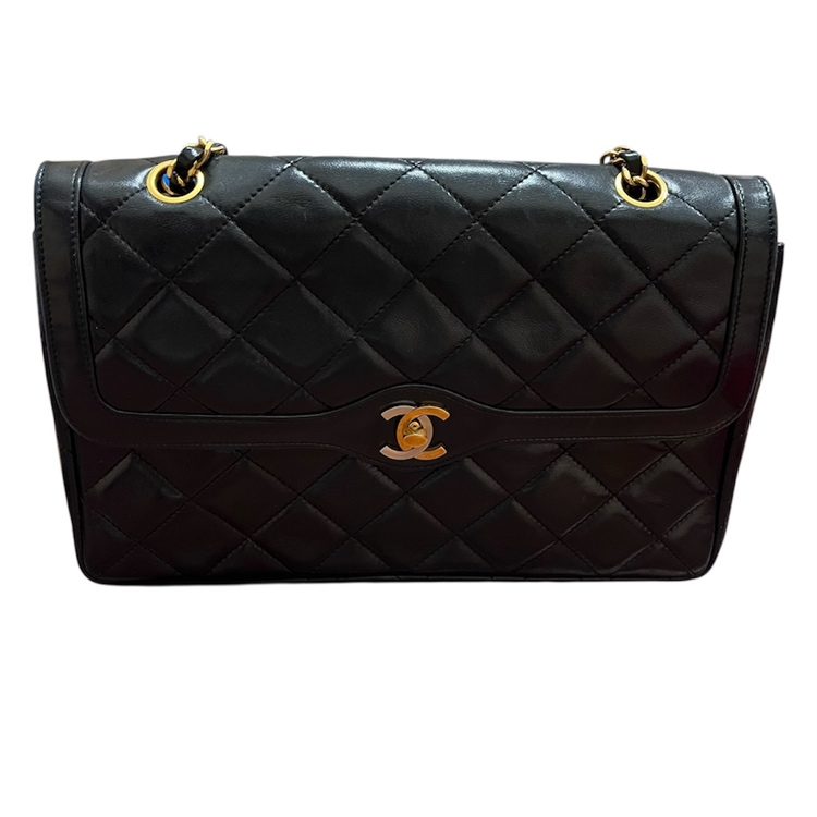CHANEL ショルダーバッグ マトラッセ
