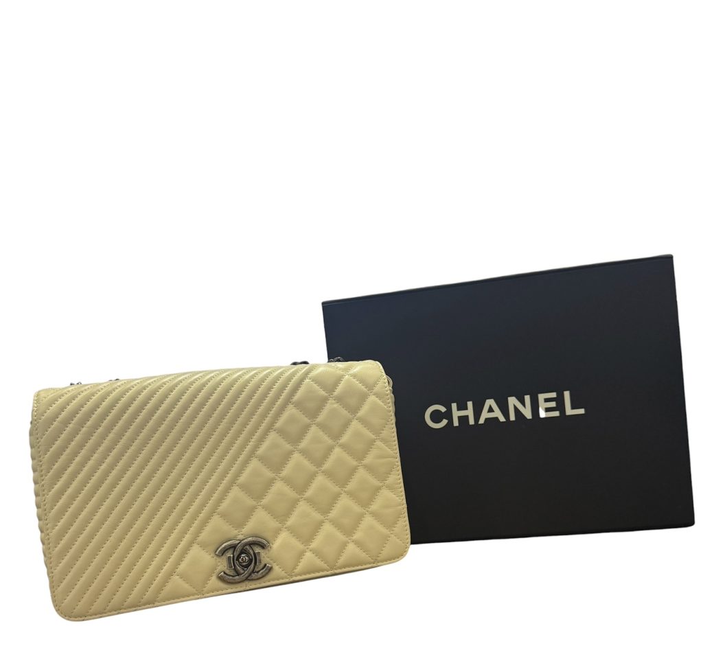 CHANEL シャネル ボーイシャネル マトラッセ チェーンバッグ