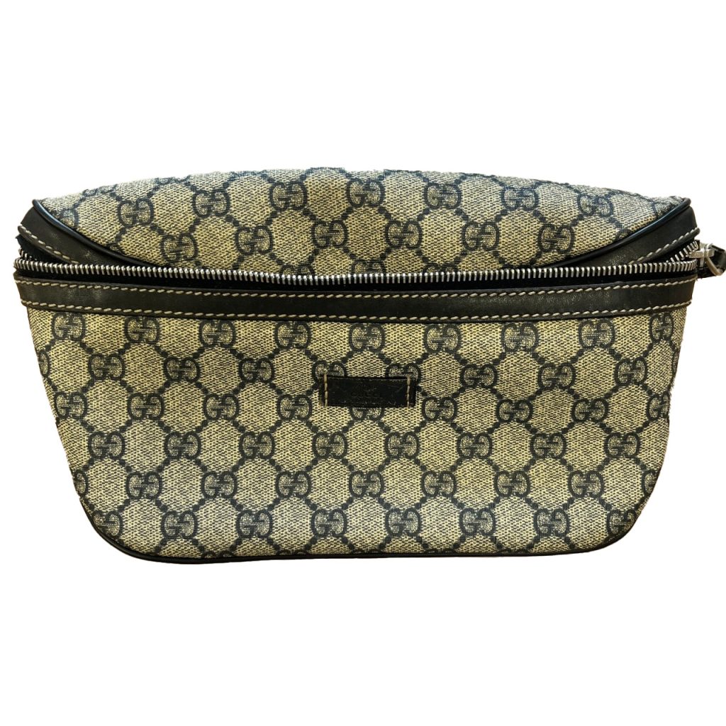 GUCCI(グッチ)233269 GGスプリーム柄のボディバッグ
