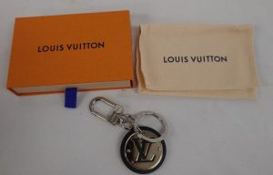 LOUIS VUITTON ルイヴィトン LVサークル キーリング キーホルダー M67362