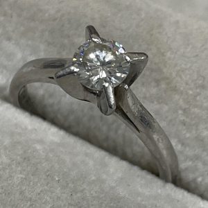 プラチナの価格が高騰してます! | pt900ダイヤモンド付きリングのお買い取り | 取手市青柳