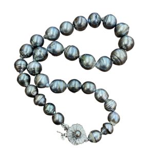 南洋真珠のネックレス